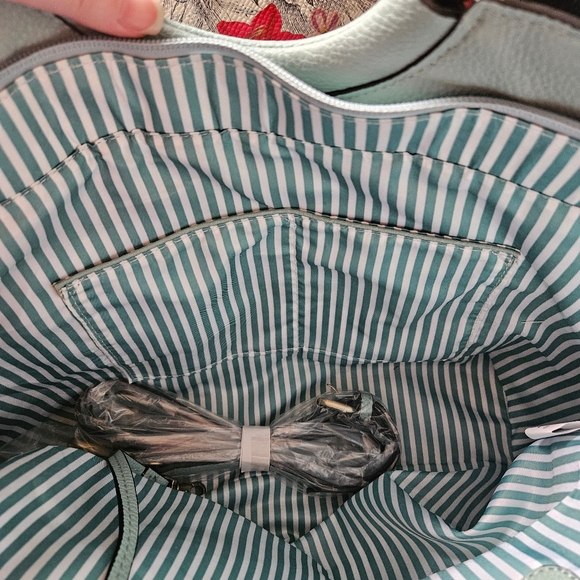 Simply Noelle Round Metal Handle Purse - Picture 5 of 9